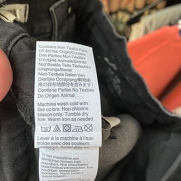 Madewell Petite 9" Mid-Rise Skinny Jean in Berkeley Black Button-Through Edition - Picture 13 of 16